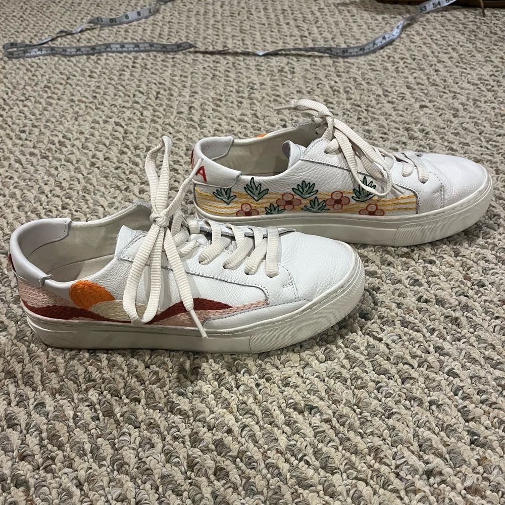 Soludos embroidered Pura Vida sneakers, size 8.5